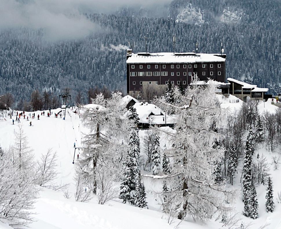 Free Image of Ski hotel 