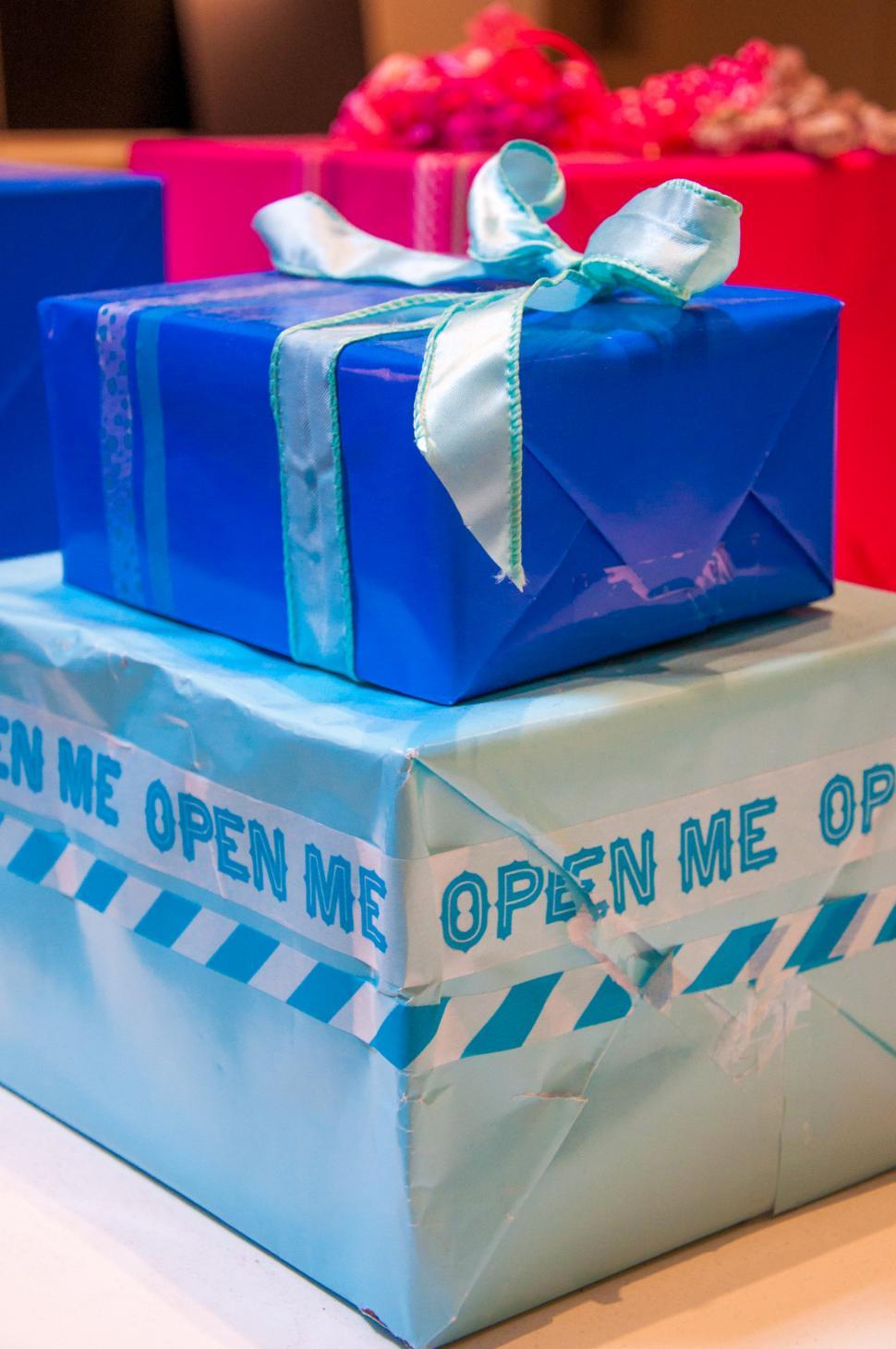 Free Image of gift boxes 