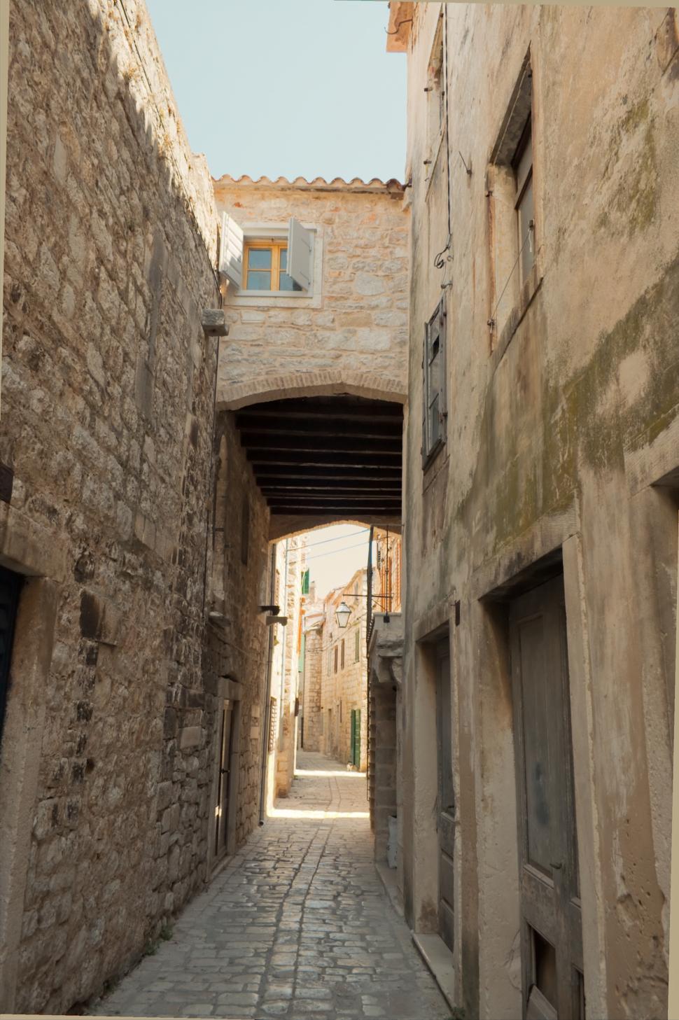 Free Image of The arch 