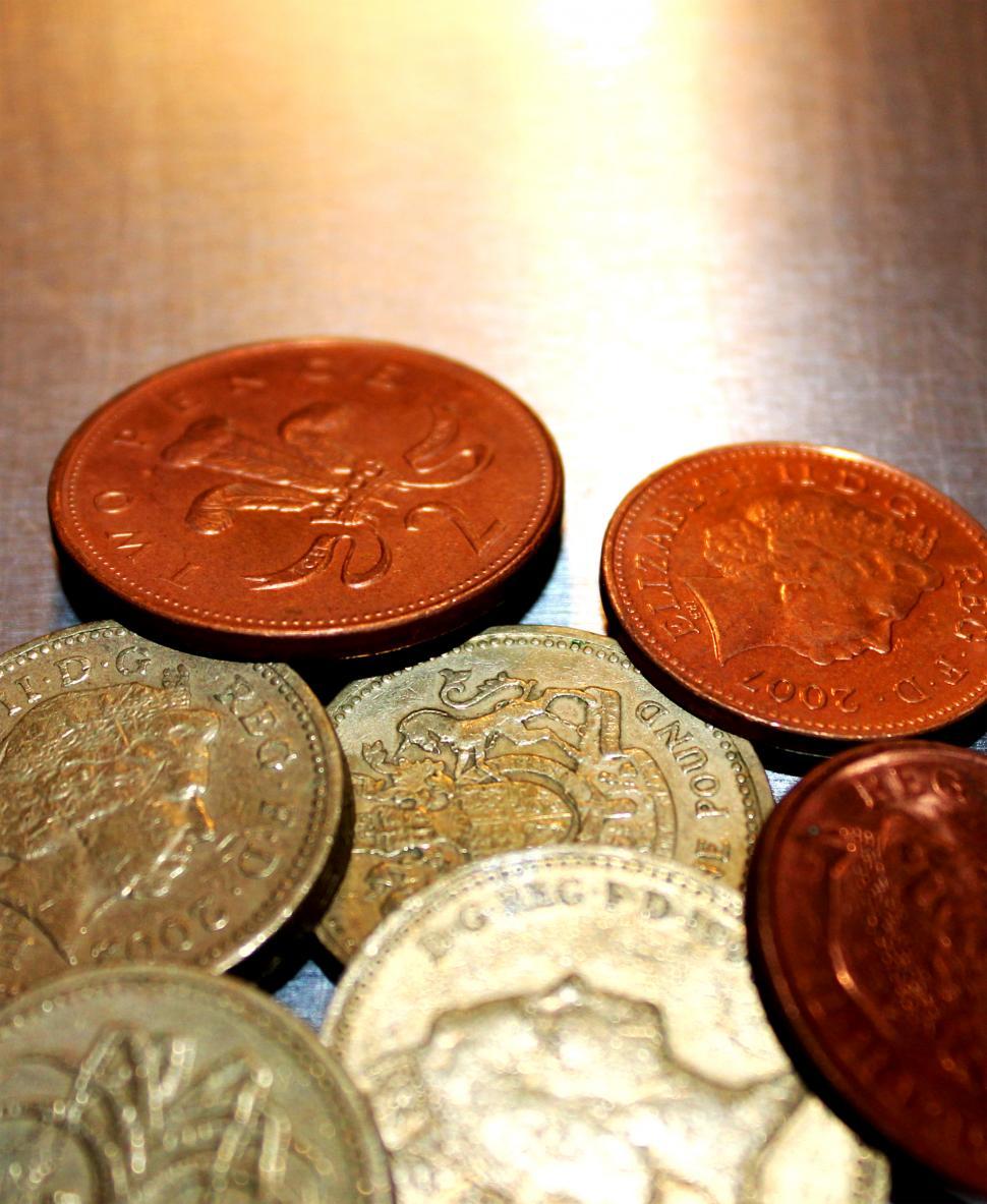 Free Image of British pound coins closeup 