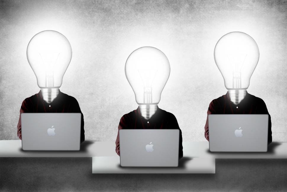 Free Image of Creative team with lightbulb heads 