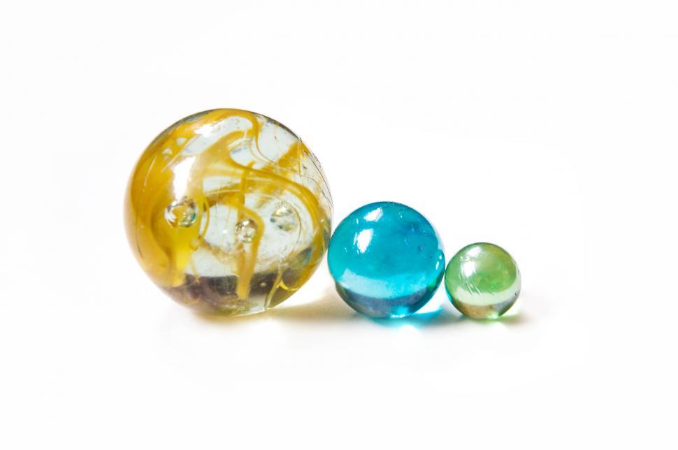Free Image of colourful glass marble balls 