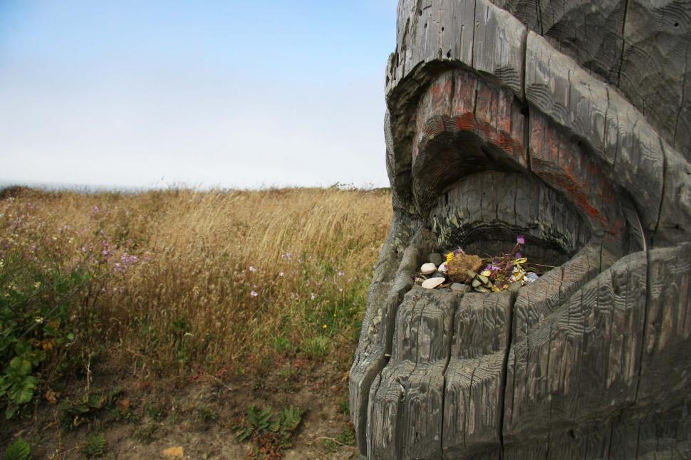 Free Image of Objects in mouth of carving 