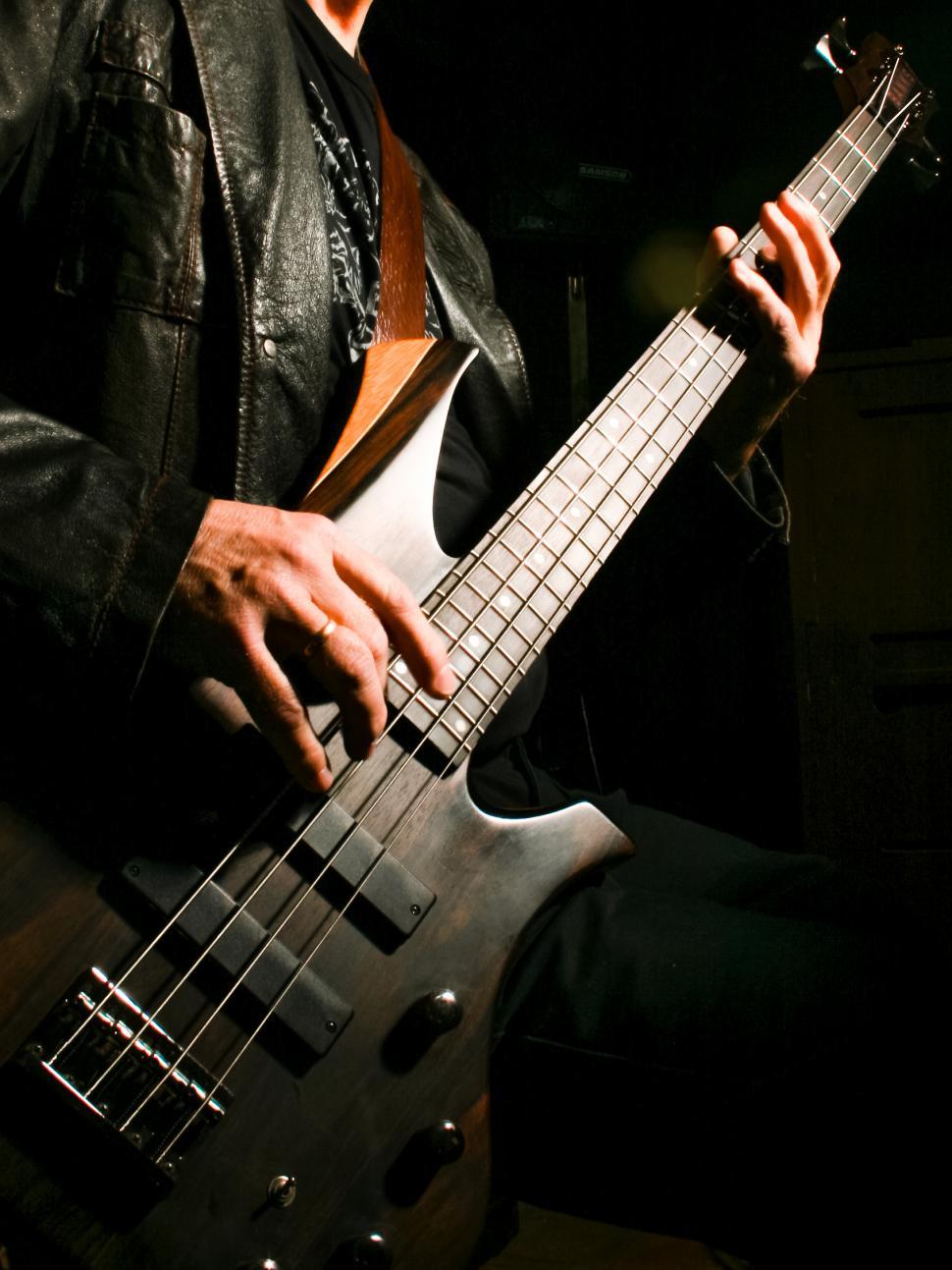 Free Image of man playing electric guitar 