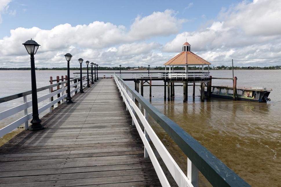 Free Image of Boardwalk 