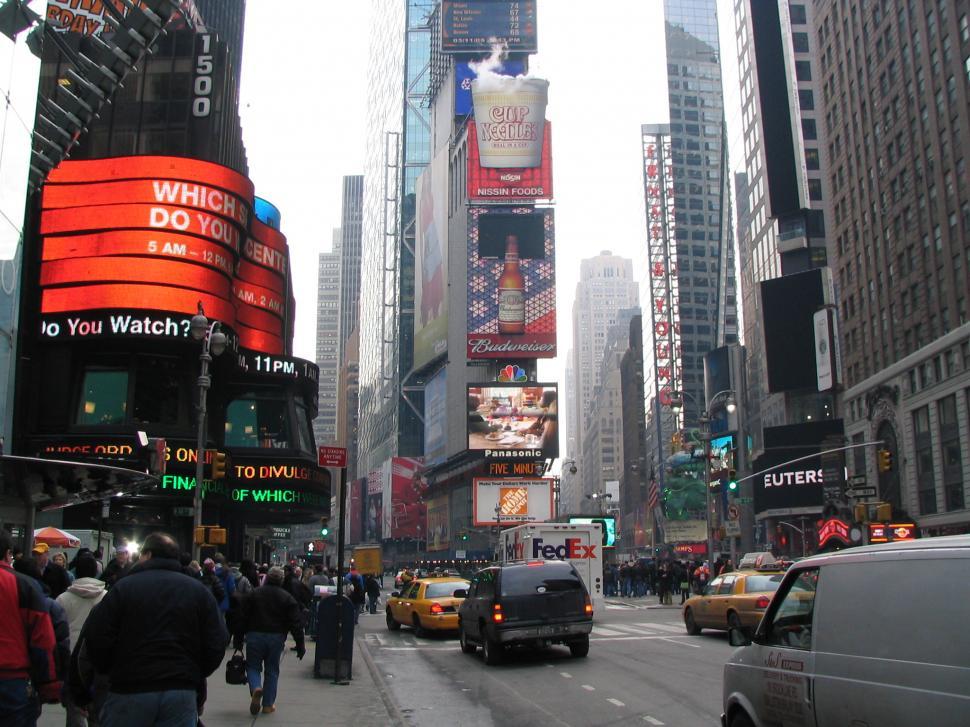 Free Image of Bustling City Street Filled With Heavy Traffic 