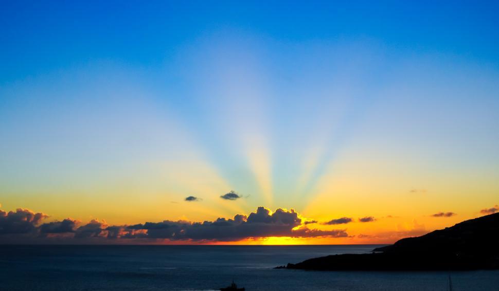 Free Image of Sunset over water 