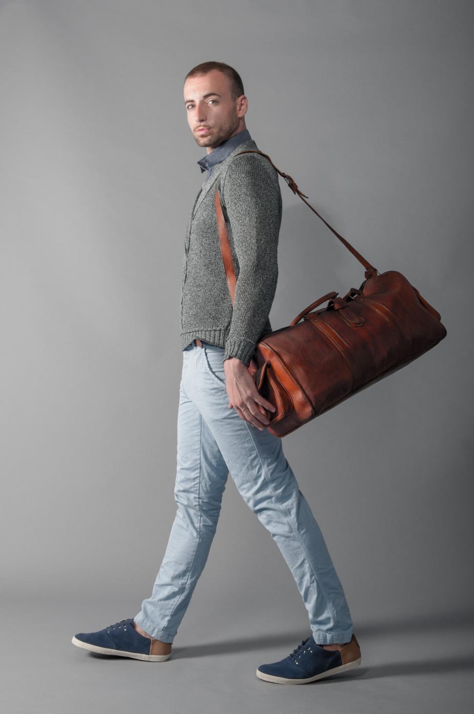 Free Image of Man with travel bag 