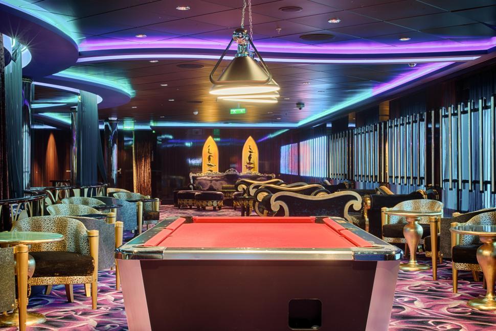 Free Image of Snooker table 