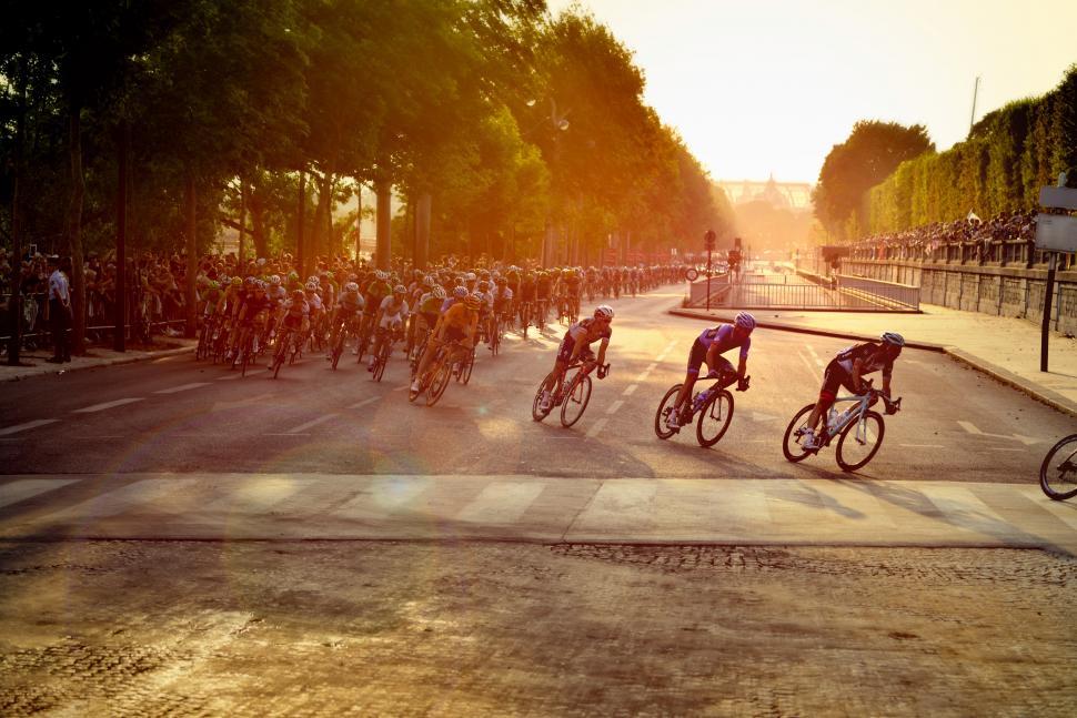 Free Image of Professional cycling race 