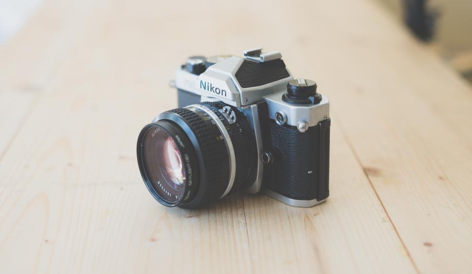 Free Image of SLR Camera 