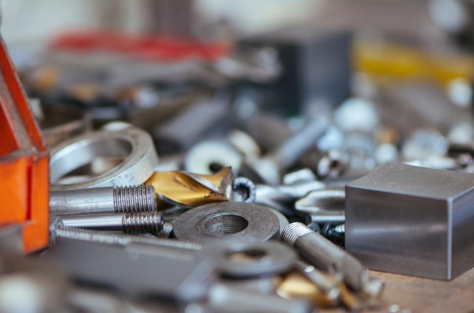 Free Image of Nuts and bolts 