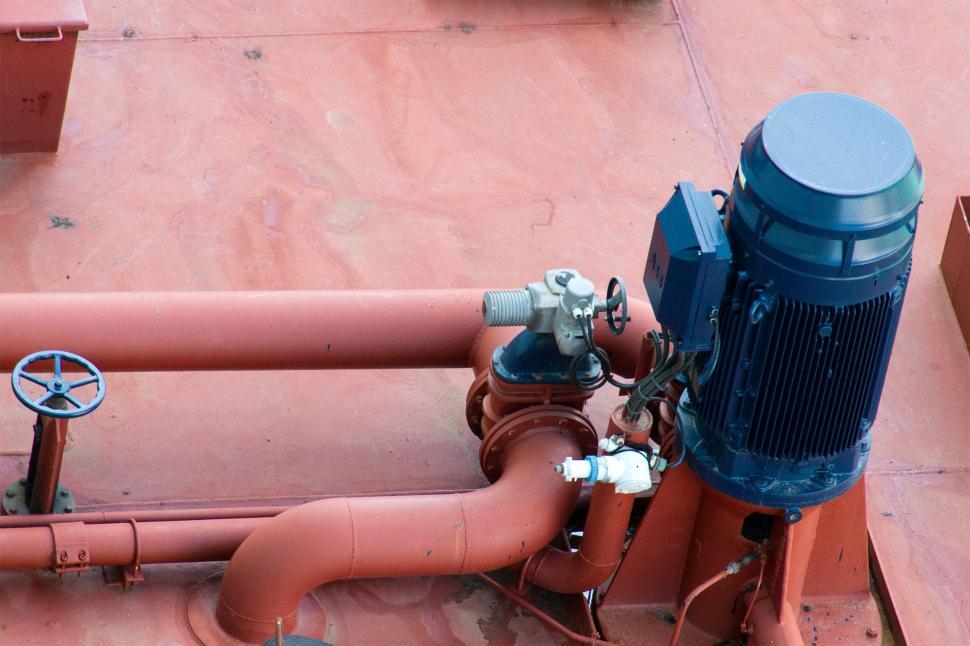 Free Image of Large pump for Pumping Oil 