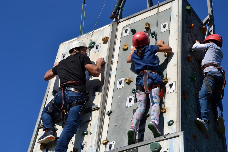 Free Image of Wall climbing  