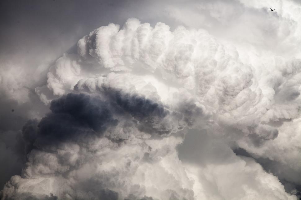 Free Image of Grey and white clouds   