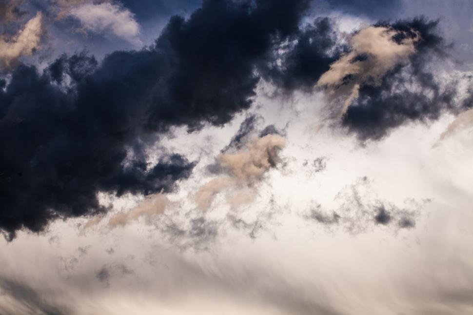 Free Image of  Grey and white clouds 