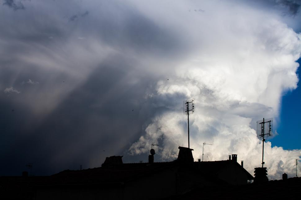 Free Image of  Grey and white clouds  