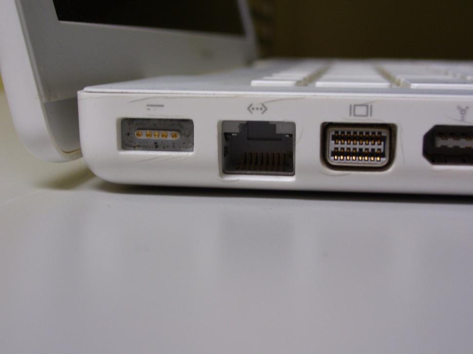 Free Image of MacBook ports 