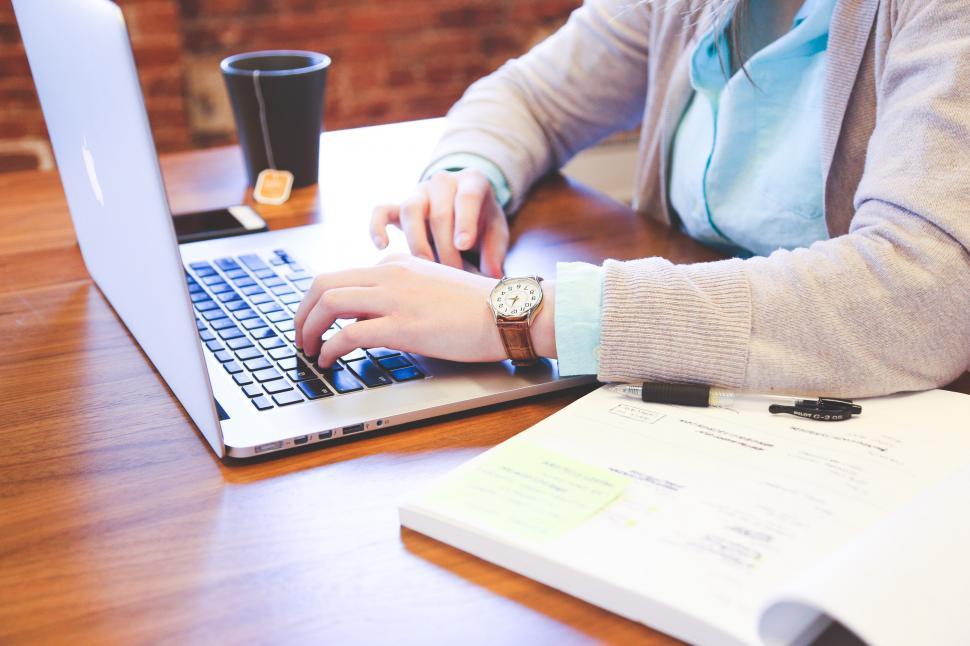 Free Image of At work on laptop 