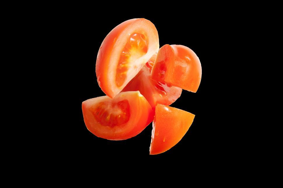 Free Image of Tomato wedges 