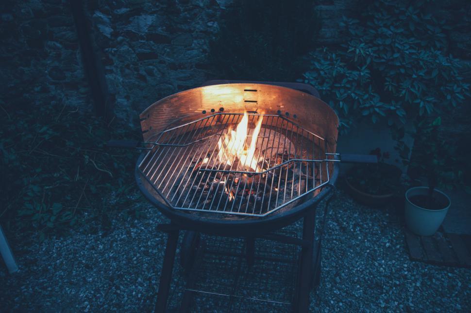 Free Image of Empty fired barbecue grill 