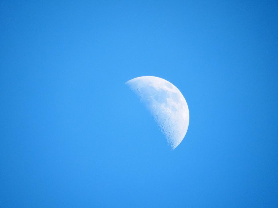 Free Image of Half Moon in Daylight  