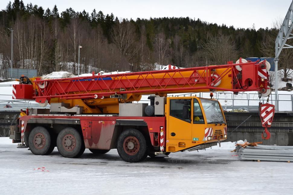 Free Image of All terrain crane  