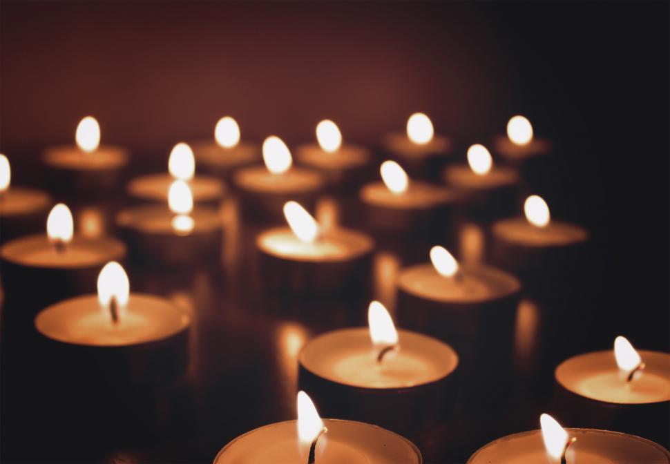 Free Image of Bokeh - Candles on dark background 