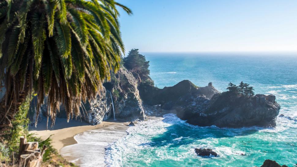 Free Image of Majestic Ocean View From Cliff 