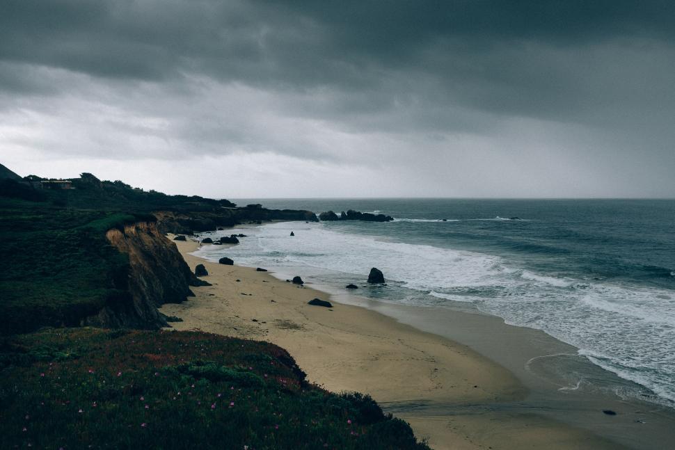 Free Image of Beach and Ocean 