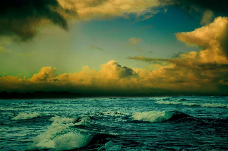 Free Image of Clouds Over Water 