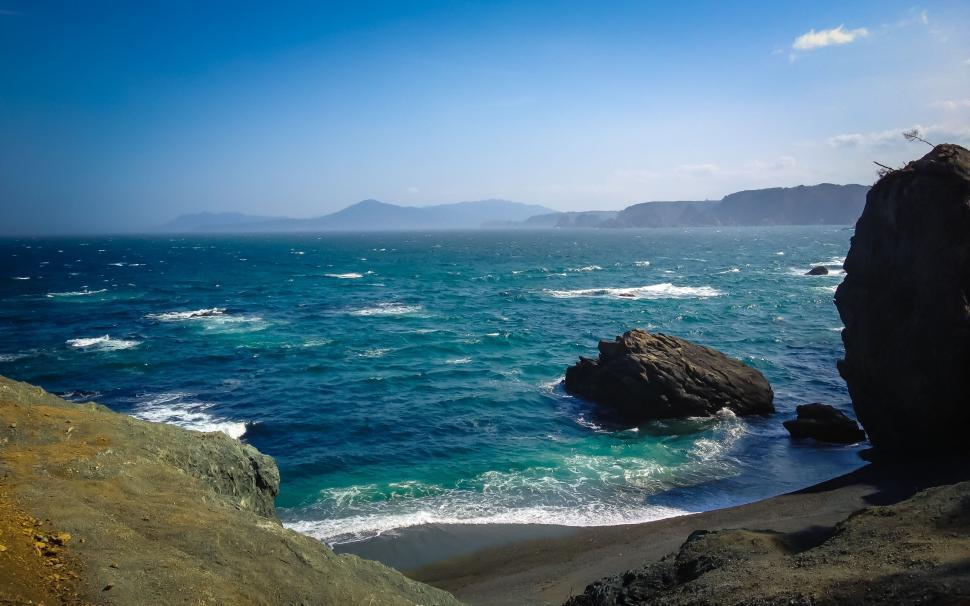 Free Image of Cliff Overlooking the Ocean 