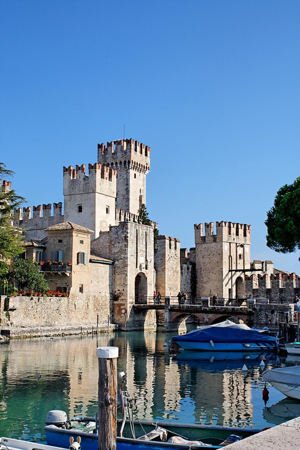 Free Image of Sirmione 