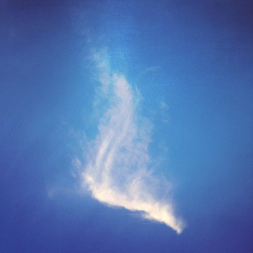 Free Image of Blue Sky With White Cloud 