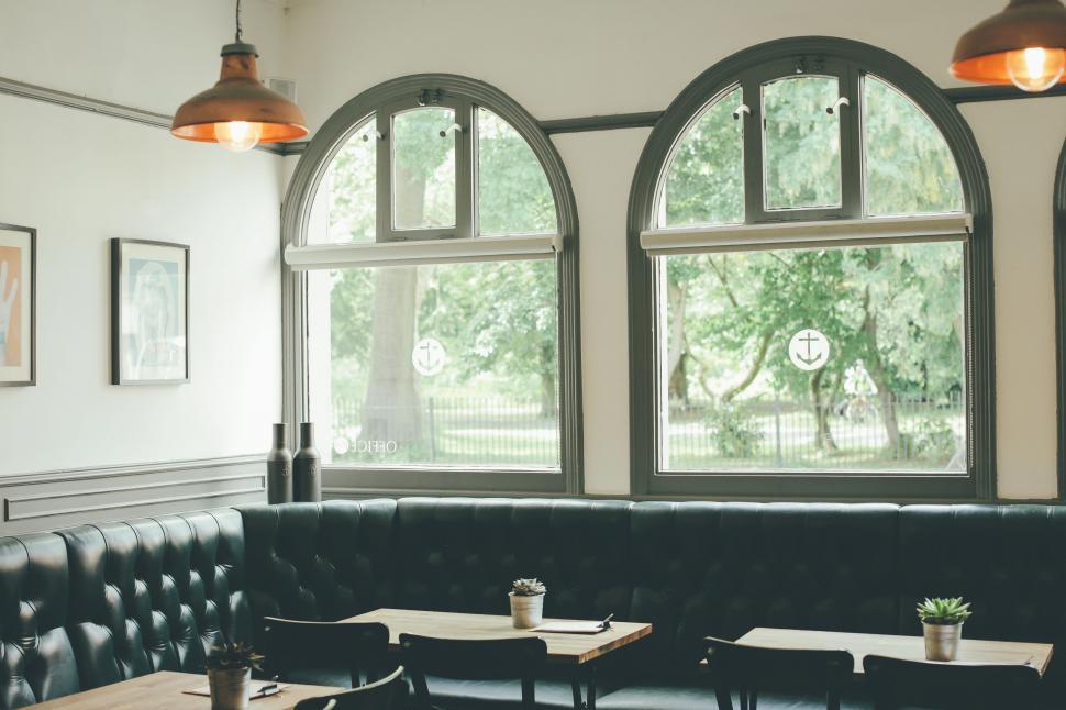 Free Image of Black and White Photo of a Restaurant 