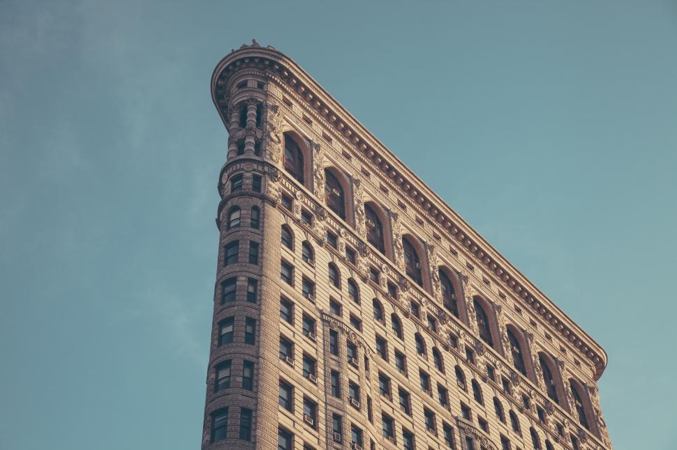 Free Image of Towering Skyscraper Against Skyline 