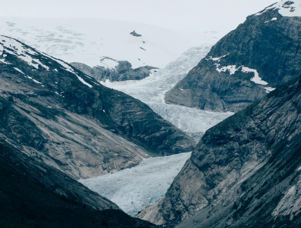Free Image of Majestic Mountain Range in Black and White 