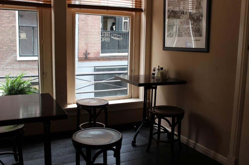 Free Image of Room With Table, Chairs, and Window 