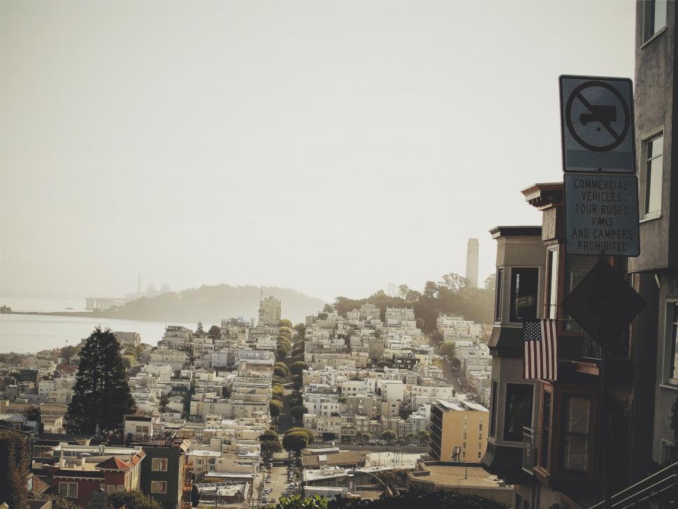 Free Image of Urban Landscape in Black and White 