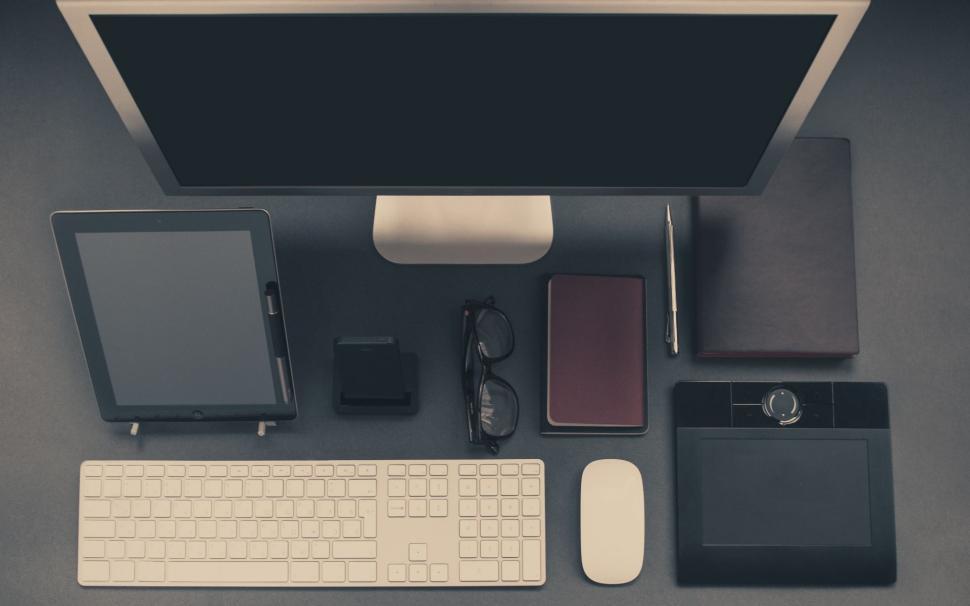 Free Image of Desktop Computer on Desk 