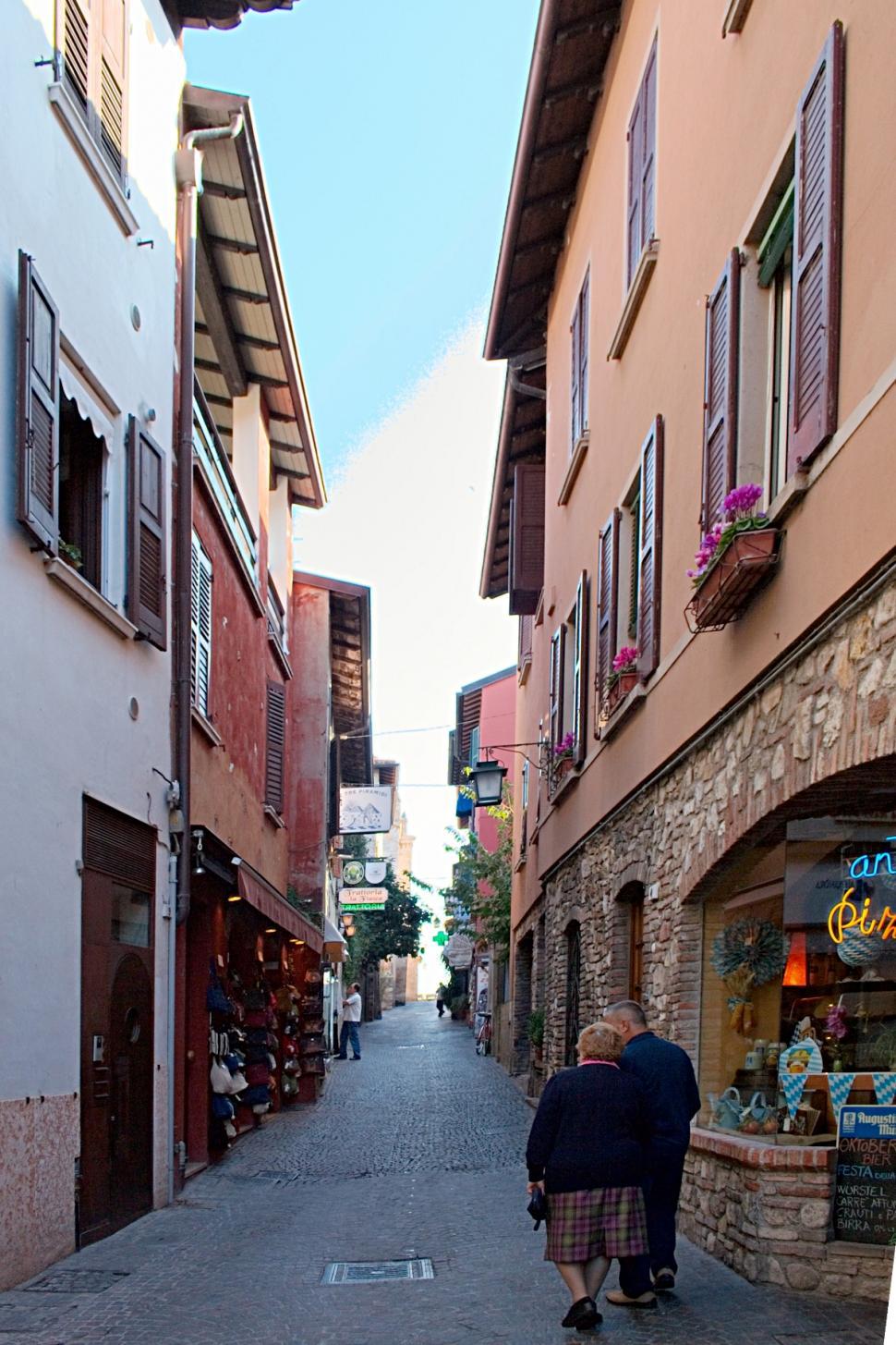 Free Image of Old street 
