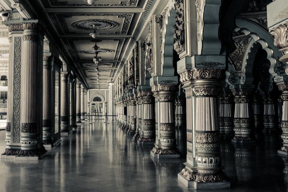 Free Image of A Long Monochrome Hallway 
