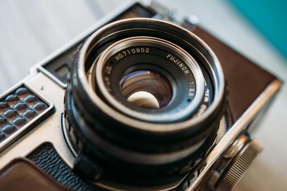 Free Image of Close Up of an Old Fashioned Camera 