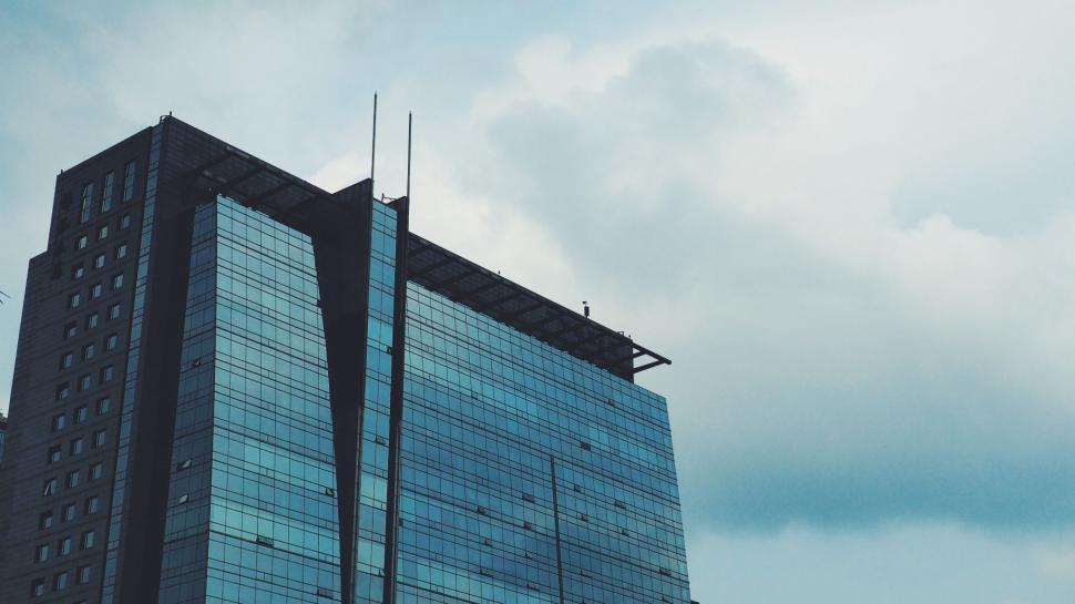 Free Image of Tall Building With Sky Background 