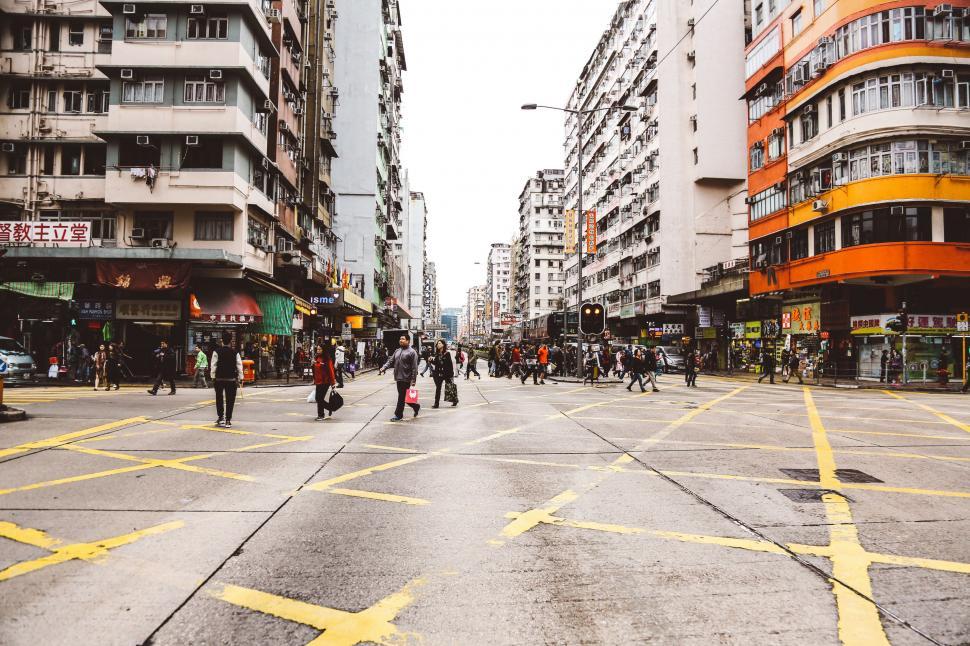 Free Image of Bustling City Street Filled With Tall Buildings 