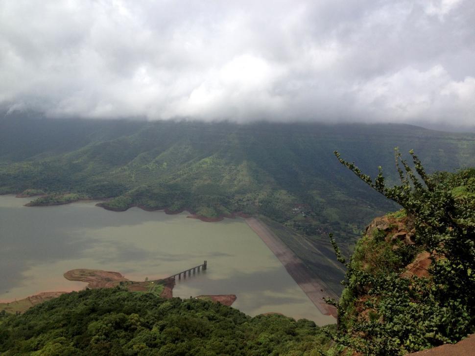 Free Image of A Panoramic View of a Lake From a High Point 