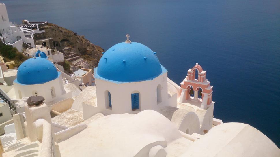 Free Image of White and Blue Building With Blue Dome 