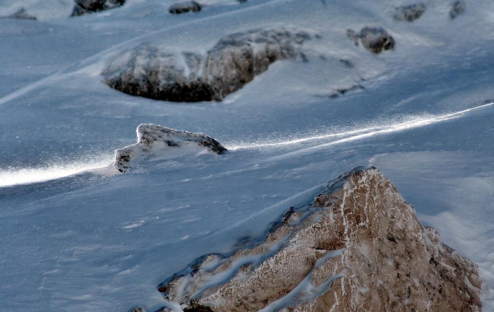 Free Image of Snow detail 