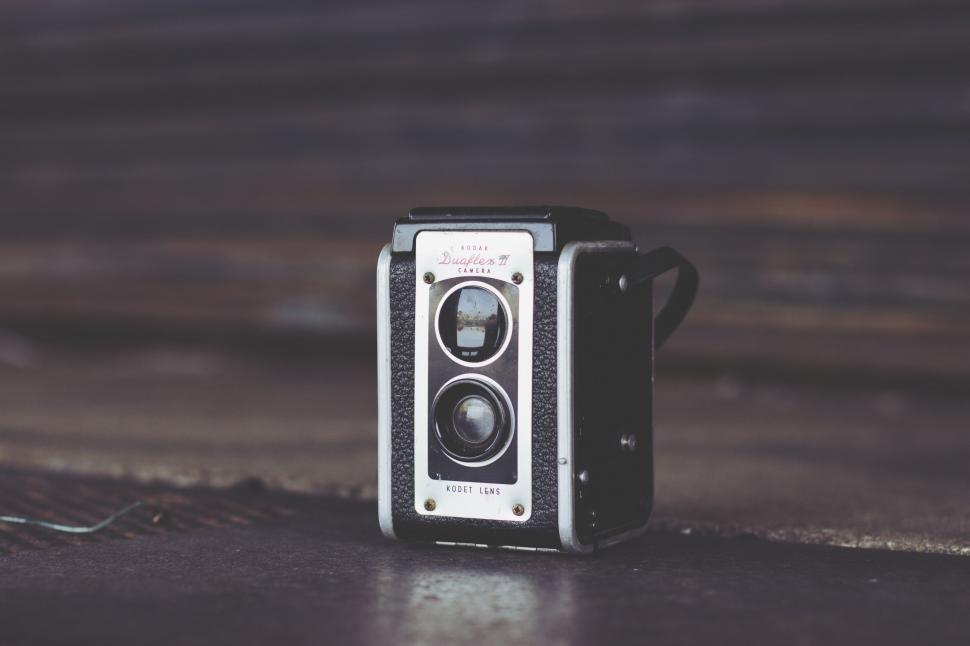 Free Image of Vintage Camera in Black and White 
