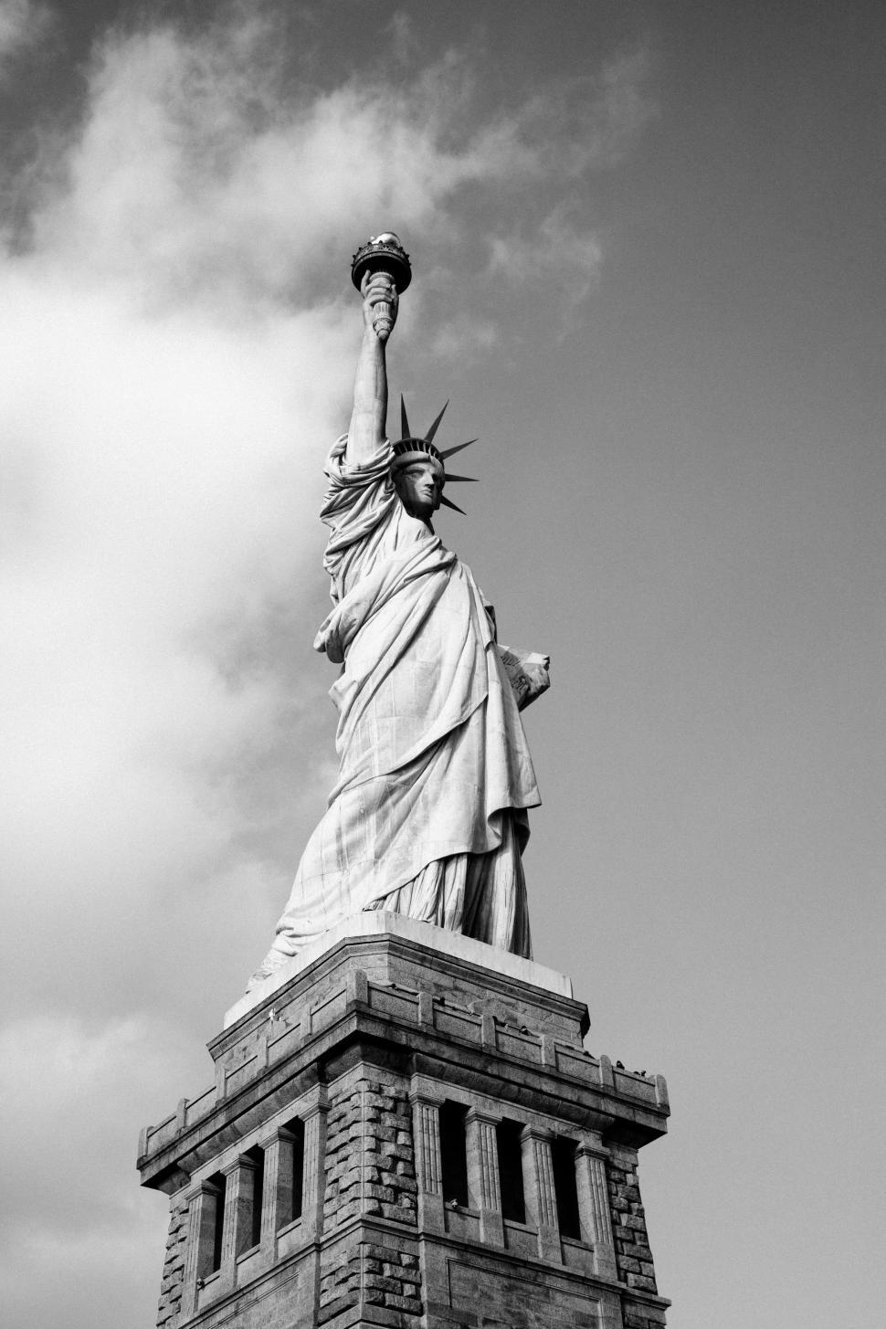 Free Image of Statue of Liberty in Black and White 